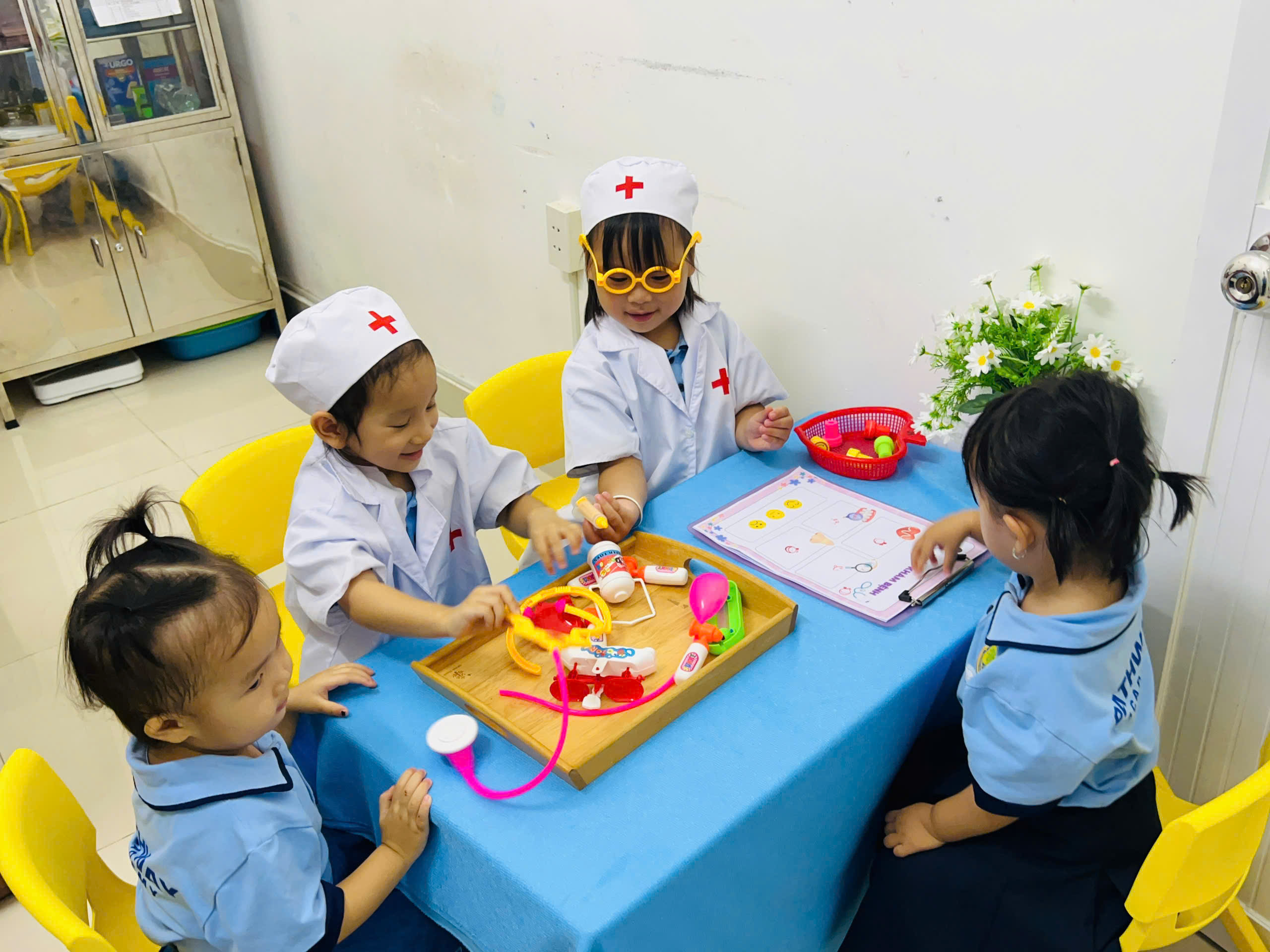phương pháp Montessori và STEAM tại Pathway Academy