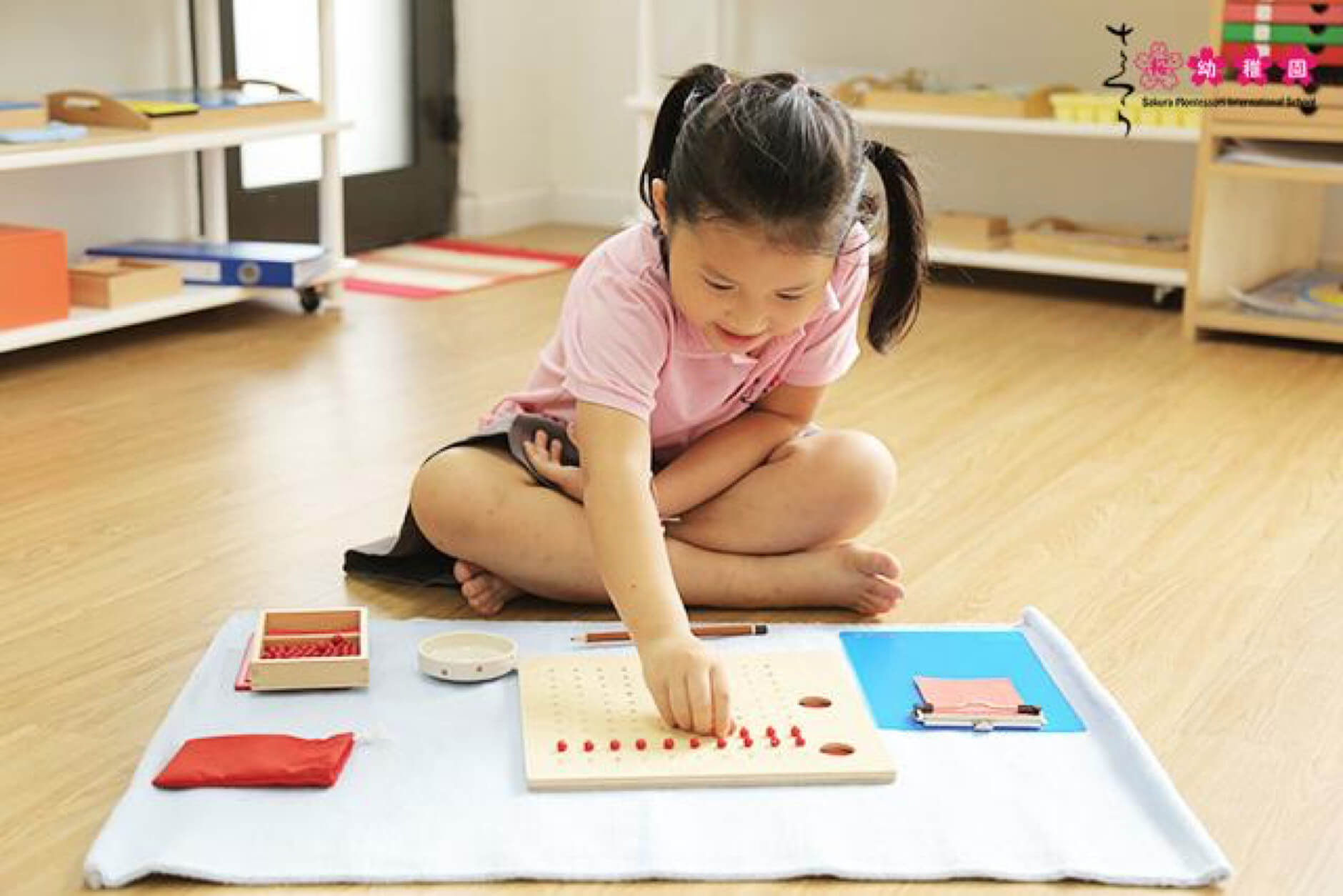 Dạy trẻ bằng phương pháp Montessori được nhiều phụ huynh áp dụng trong thời đại hiện nay
