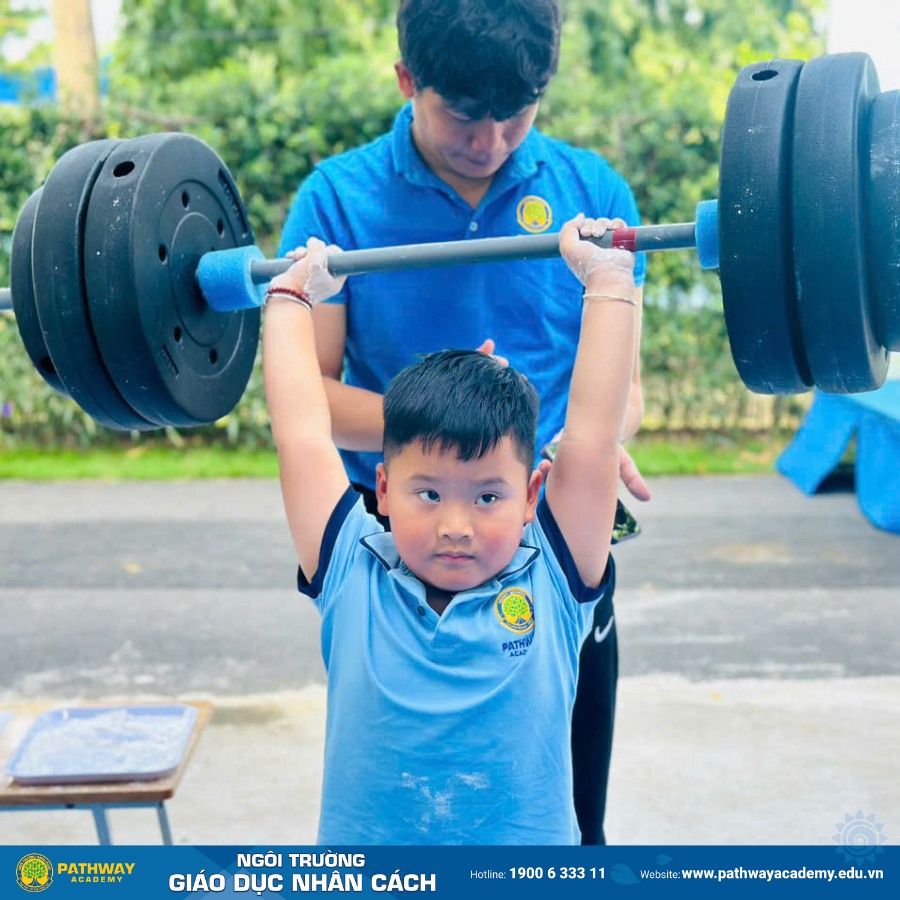Rèn luyện thể chất cho trẻ mầm non tại Pathway Academy