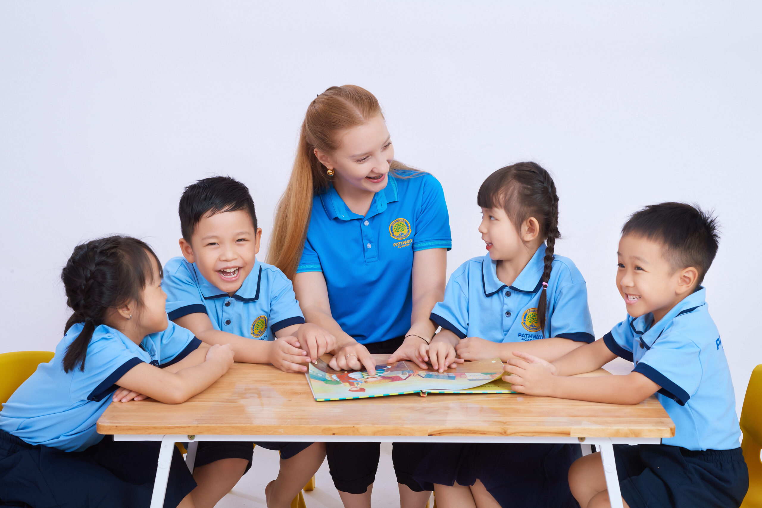 Pathway Academy phát triển kỹ năng ngôn ngữ cho trẻ thông qua môi trường song ngữ