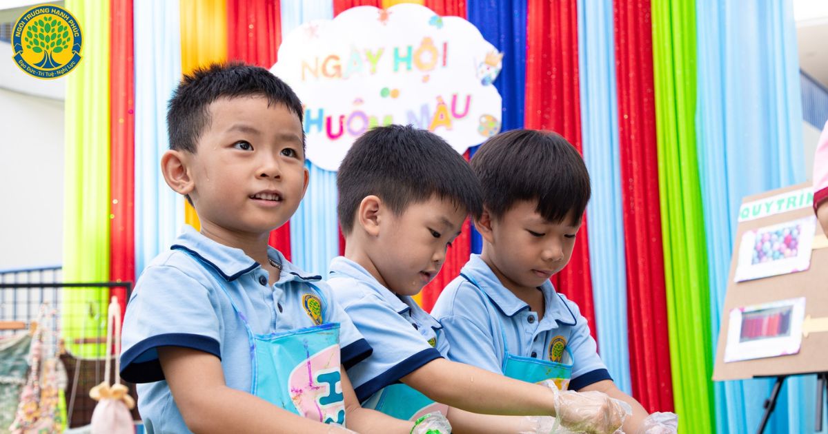 Ngày hội nhuộm màu