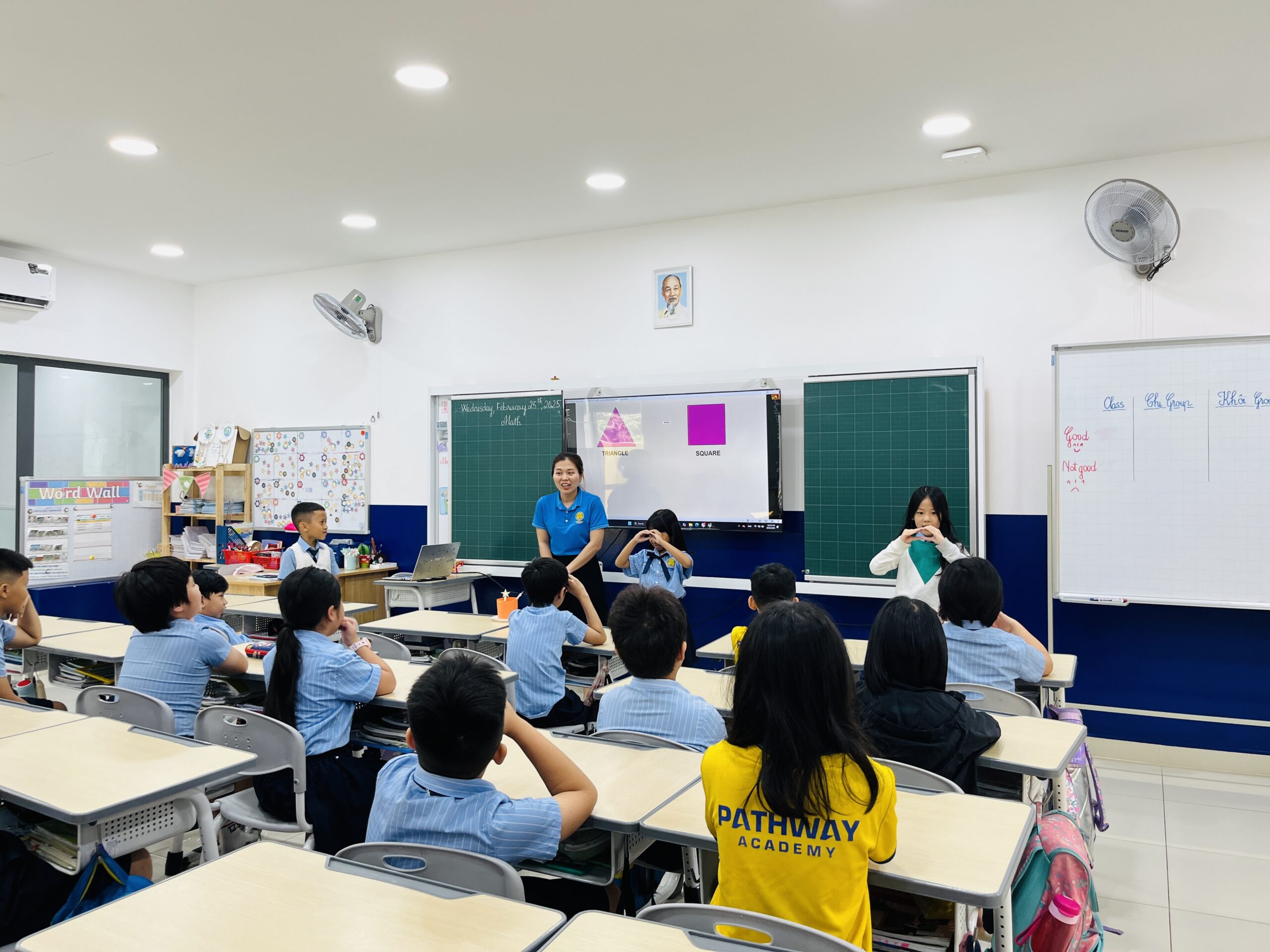 Học sinh Pathway Academy học Toán A+ dựa trên các bộ học cụ trực quan