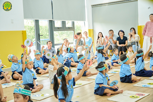 Song ngữ chuẩn mực: lợi thế cho trẻ 2 tuổi học gì ở trường mầm non Montessori