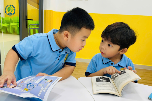 Môi trường song ngữ tự nhiên – Học tiếng Anh như trong đời sống tại trường mầm non Montessori