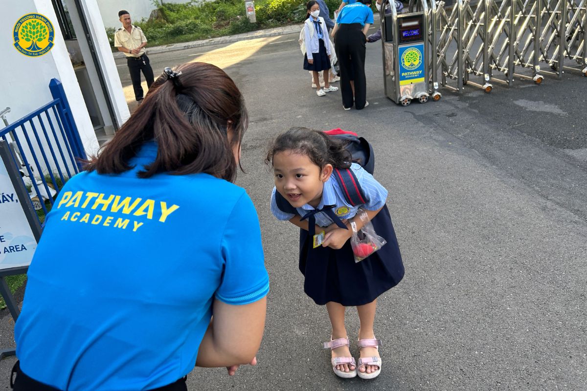 Triết lý giáo dục là nền tảng quan trọng giúp phụ huynh chọn trường tiểu học cho con phù hợp với định hướng phát triển lâu dài.