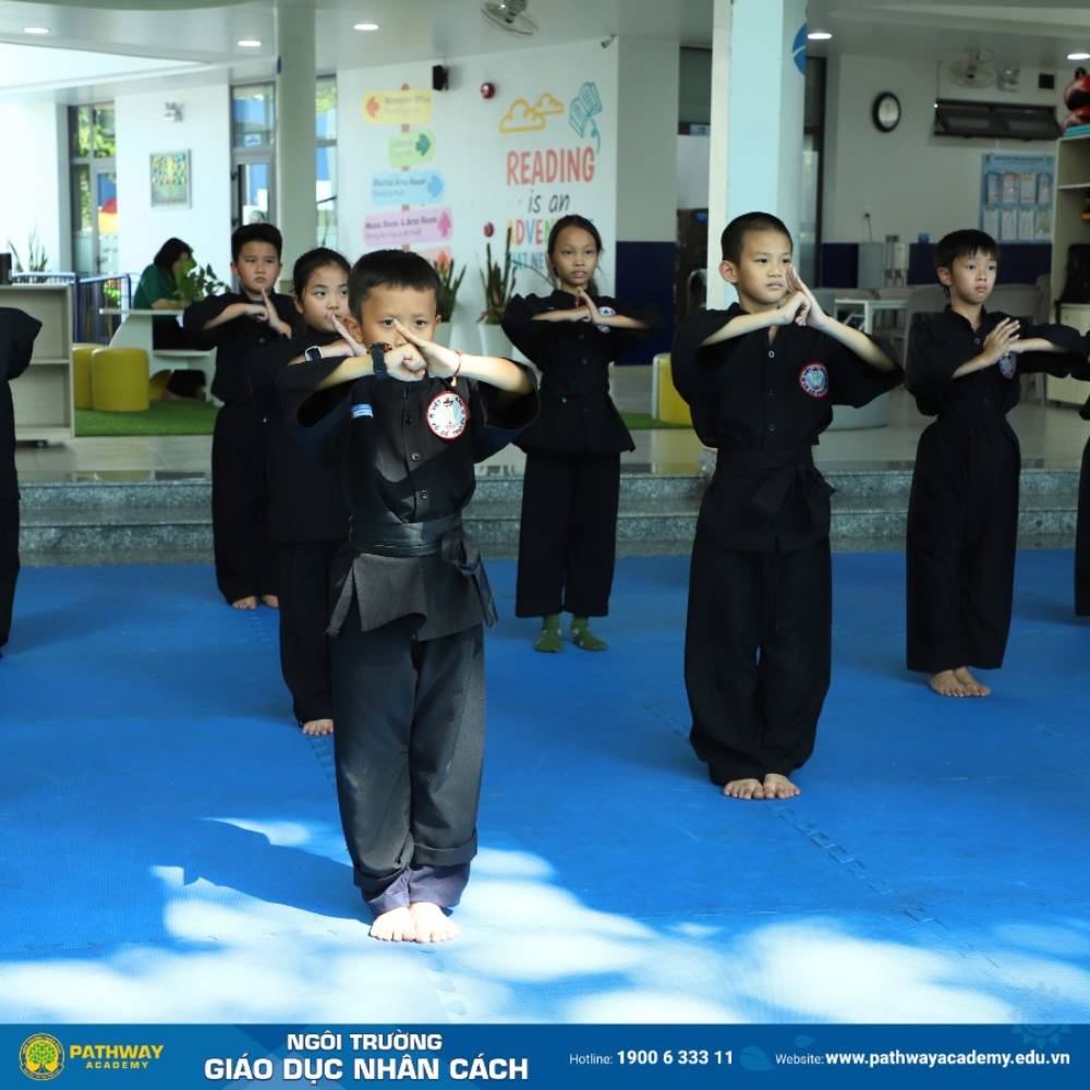 Pathway Academy tích hợp 6 bộ môn Kỹ năng vào chương trình chính khoá giúp học sinh phát triển toàn diện Thân - Trí - Thể.
