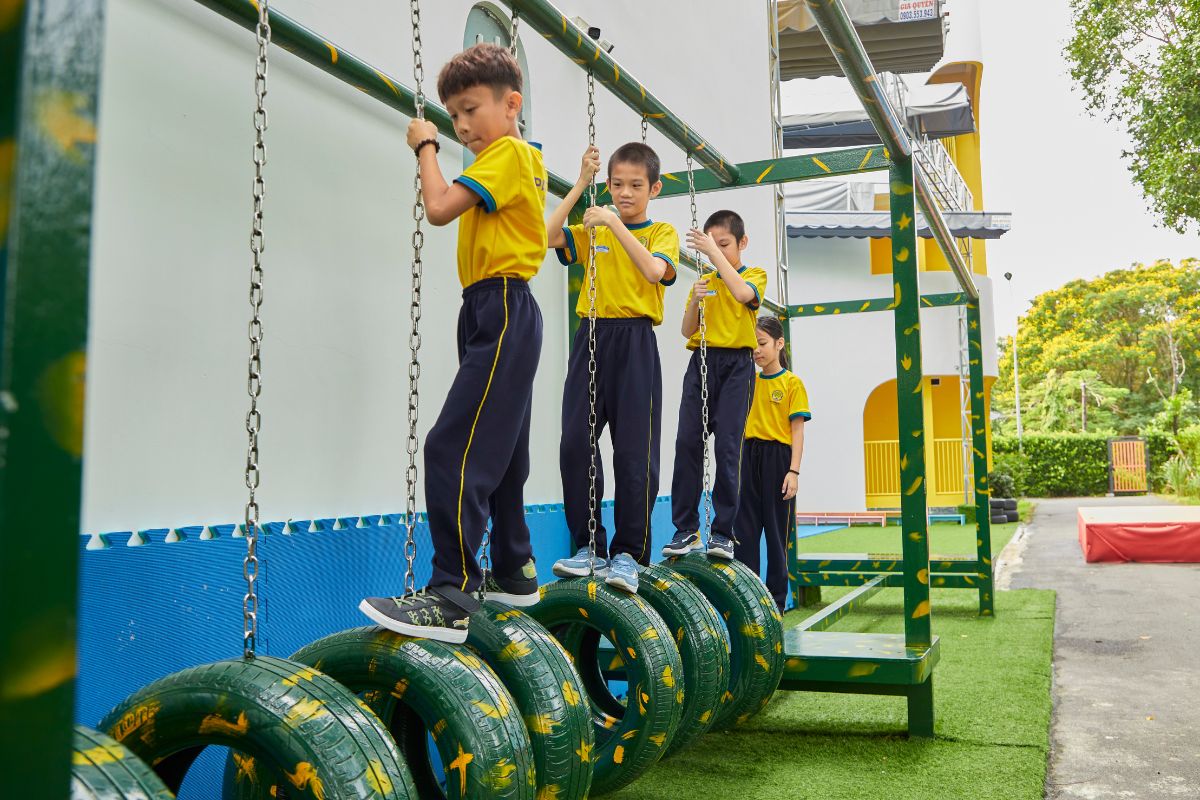 Rèn luyện sự tự tin cho trẻ tiểu học thông qua chương trình kỹ năng vượt trội