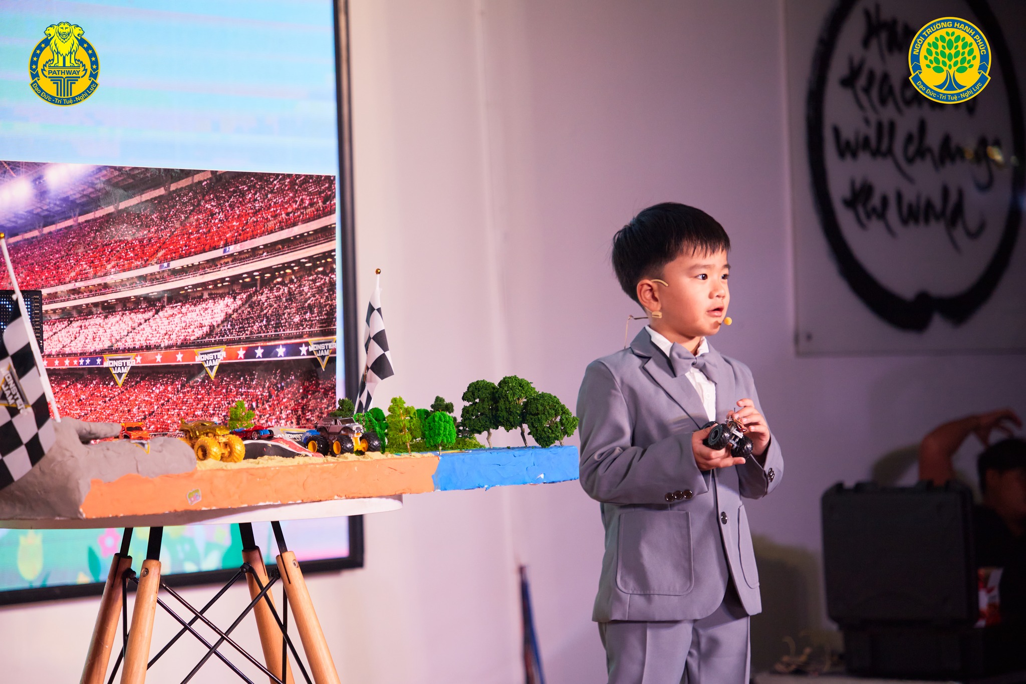 Những tương tác hằng ngày là chìa khóa phát triển kỹ năng ngôn ngữ cho trẻ tự nhiên và bền vững